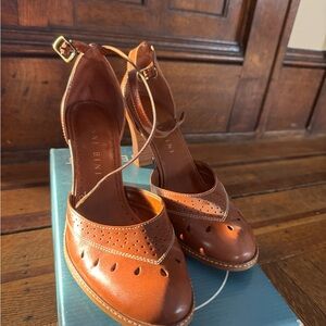 Gianni Bini Cognac Leather Saddle Pumps With Stacked